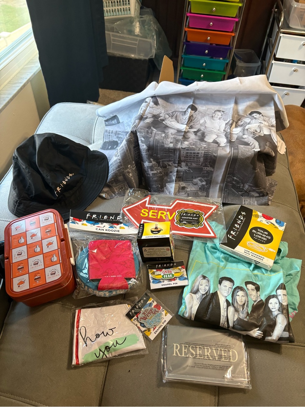 FRIENDS TV Show Culturefly Box 12 Piece LOT Shirt Pins Tapestry Coaster Warmer